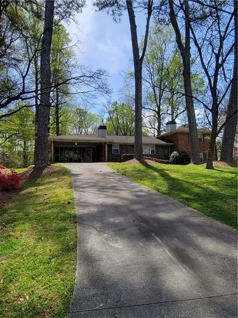 902 Roanoke Dr, Marietta, GA 30066