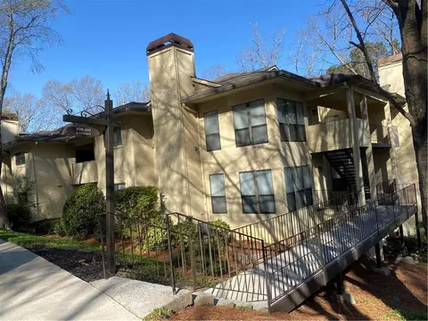 609 Lismore SE, Smyrna, GA 30080