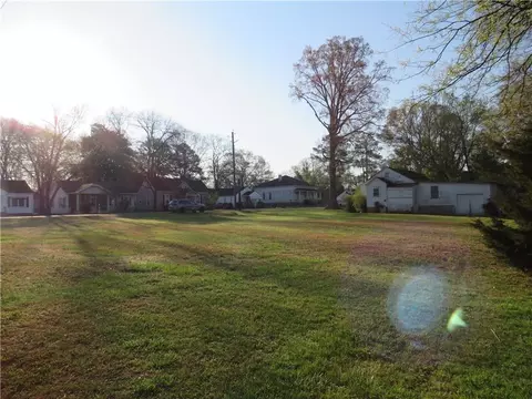 219 N Cave Spring St, Cedartown, GA 30125