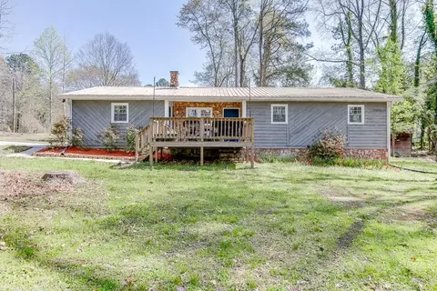 40 Oak Hill Dr, Winder, GA 30680