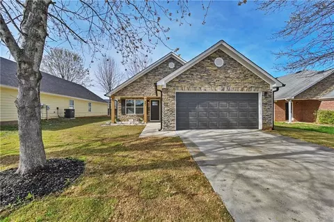 461 Cathedral Dr, Mcdonough, GA 30253