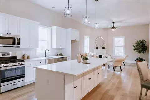 Kitchen - 185 Oak St, Commerce, GA 30529 photo 4 of 9