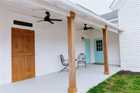 Exterior - 185 Oak St, Commerce, GA 30529 photo 8 of 11