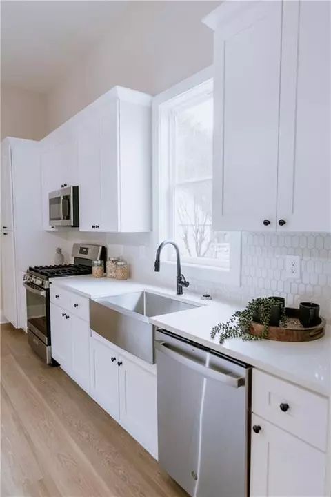 Kitchen - 185 Oak St, Commerce, GA 30529 photo 2 of 9