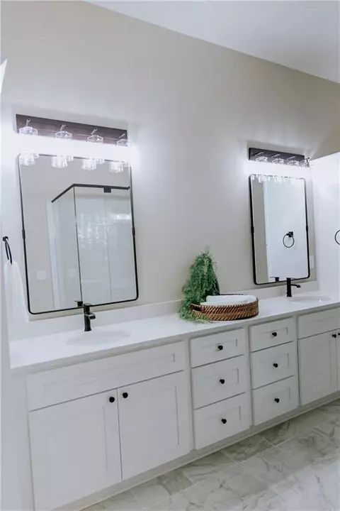 Bath - 185 Oak St, Commerce, GA 30529 photo 6 of 14