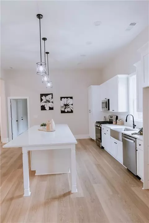 Kitchen - 185 Oak St, Commerce, GA 30529 photo 1 of 9