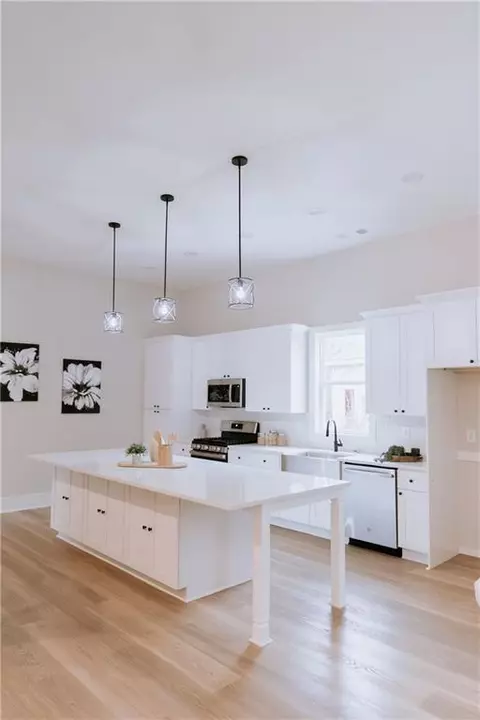 Kitchen - 185 Oak St, Commerce, GA 30529 photo 5 of 9