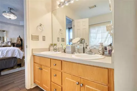 Bath - 175 Shadowbrook Trce, Covington, GA 30016 photo 3 of 5