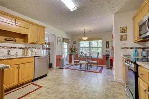 Kitchen - 175 Shadowbrook Trce, Covington, GA 30016 photo 5 of 5