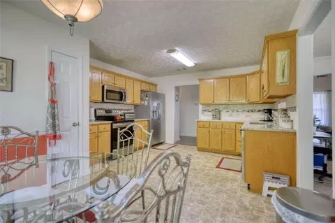 Kitchen - 175 Shadowbrook Trce, Covington, GA 30016 photo 1 of 5