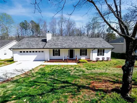 7207 Ironwood Dr, Gainesville, GA 30507