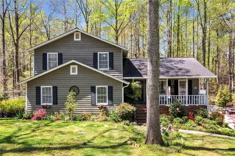 605 Wellington Ct, Woodstock, GA 30188