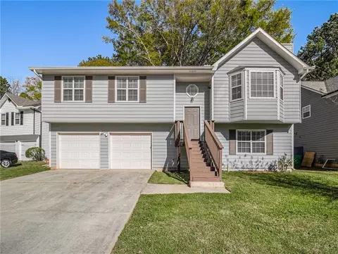 408 Sheppard Xing Ct, Stone Mountain, GA 30083