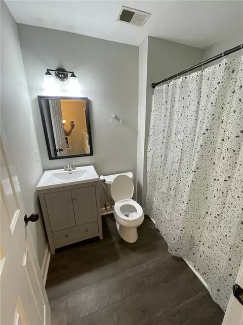 Bath - 322 Harrison Ln, Winder, GA 30680 photo 5 of 5