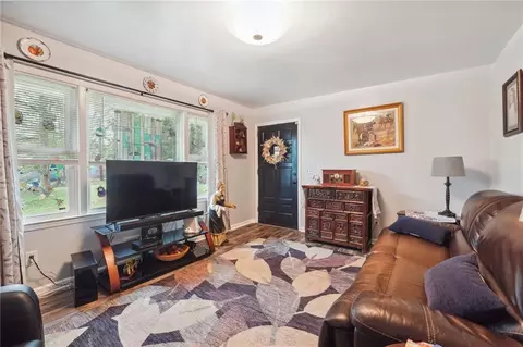 Living - 1029 Highway 36 E, Jackson, GA 30233 photo 4 of 4