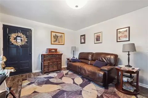 Living - 1029 Highway 36 E, Jackson, GA 30233 photo 3 of 4