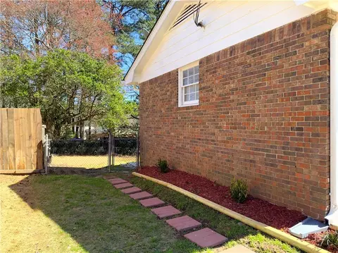 Exterior - 6426 Lanier Rd, Morrow, GA 30260 photo 5 of 14