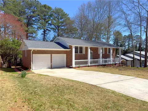 Exterior - 6426 Lanier Rd, Morrow, GA 30260 photo 2 of 14
