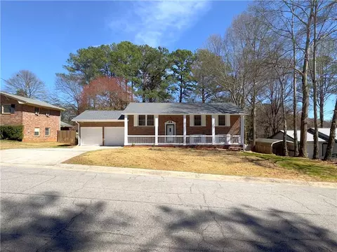 Exterior - 6426 Lanier Rd, Morrow, GA 30260 photo 3 of 14