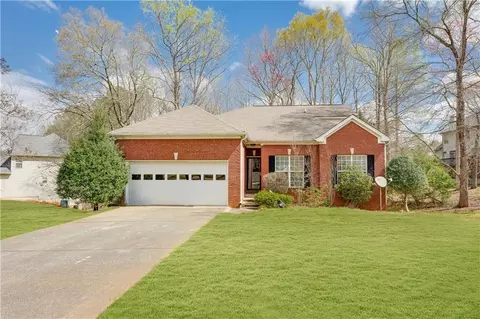 3354 Hunters Hill Dr, Lithonia, GA 30038
