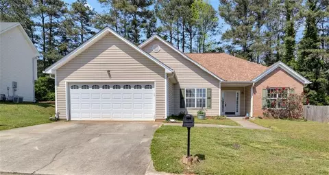 5510 Mayfair Crossing Dr, Stonecrest, GA 30038