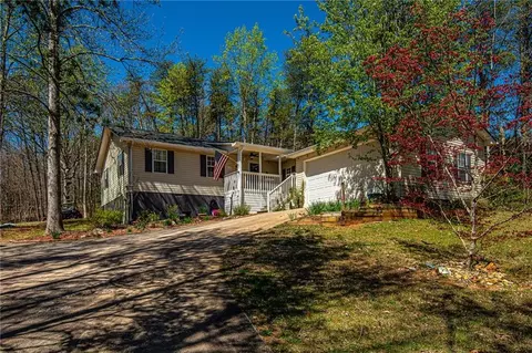 301 Pinewood Pl, Dahlonega, GA 30533