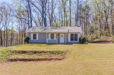 5229 Birdlake Dr NW, Lilburn, GA 30047