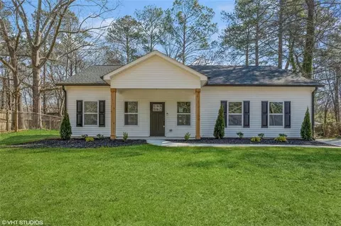 24 Valley Trl SE, Acworth, GA 30101