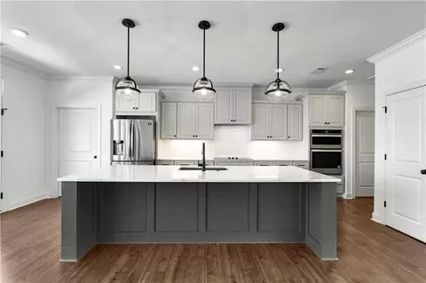 Kitchen - 407 Lakeview Way, Lagrange, GA 30241 photo 3 of 10