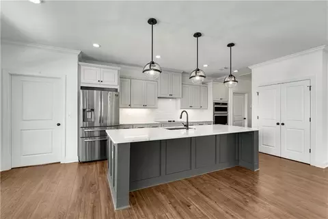 Kitchen - 407 Lakeview Way, Lagrange, GA 30241 photo 4 of 10