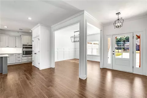 Entry Way - 407 Lakeview Way, Lagrange, GA 30241 photo 2 of 4