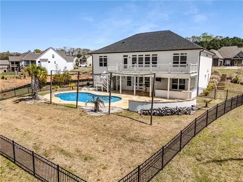 Exterior - 407 Lakeview Way, Lagrange, GA 30241 photo 16 of 19