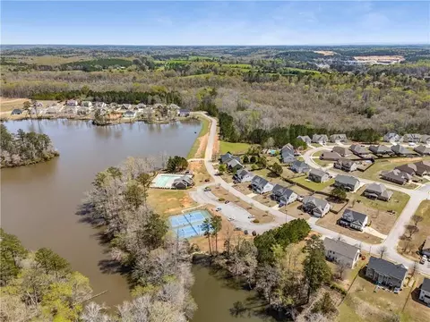 View/Area - 407 Lakeview Way, Lagrange, GA 30241 photo 3 of 5