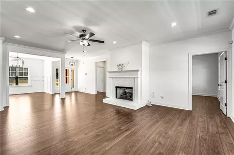 Living - 407 Lakeview Way, Lagrange, GA 30241 photo 1 of 4