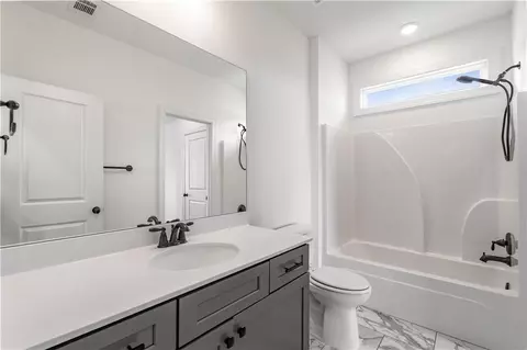 Bath - 407 Lakeview Way, Lagrange, GA 30241 photo 1 of 7