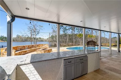 Exterior - 407 Lakeview Way, Lagrange, GA 30241 photo 6 of 19