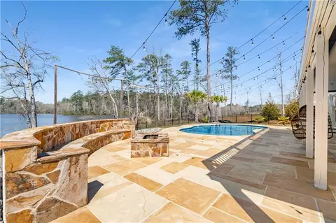 Exterior - 407 Lakeview Way, Lagrange, GA 30241 photo 9 of 19