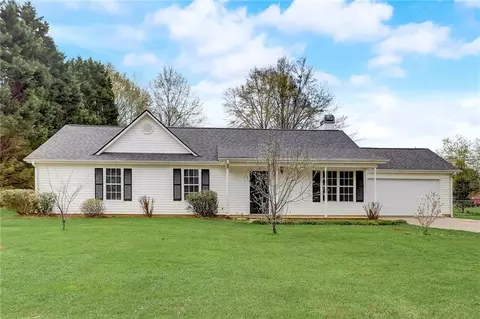 2018 Ross Ln, Locust Grove, GA 30248