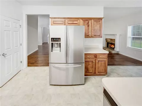 Kitchen - 50 Dock Ct, Jackson, GA 30233 photo 4 of 5