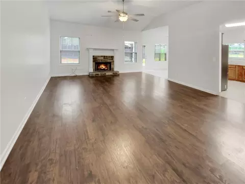 Living - 50 Dock Ct, Jackson, GA 30233 photo 2 of 2