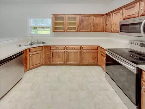 Kitchen - 50 Dock Ct, Jackson, GA 30233 photo 3 of 5
