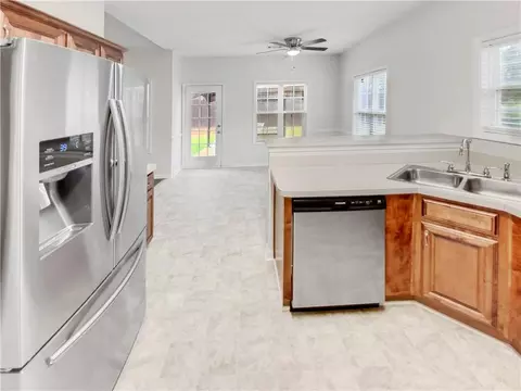 Kitchen - 50 Dock Ct, Jackson, GA 30233 photo 2 of 5