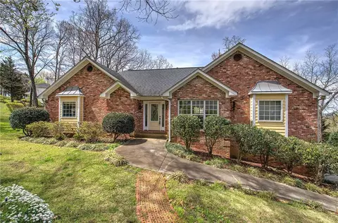 24 Mountain Trail Ct SW, Cartersville, GA 30120