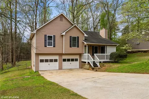 137 Tracey Ln, Dallas, GA 30132