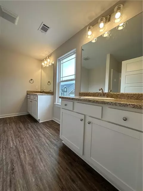 Bath - 11060 Cornerstone Way, Hampton, GA 30228 photo 2 of 6