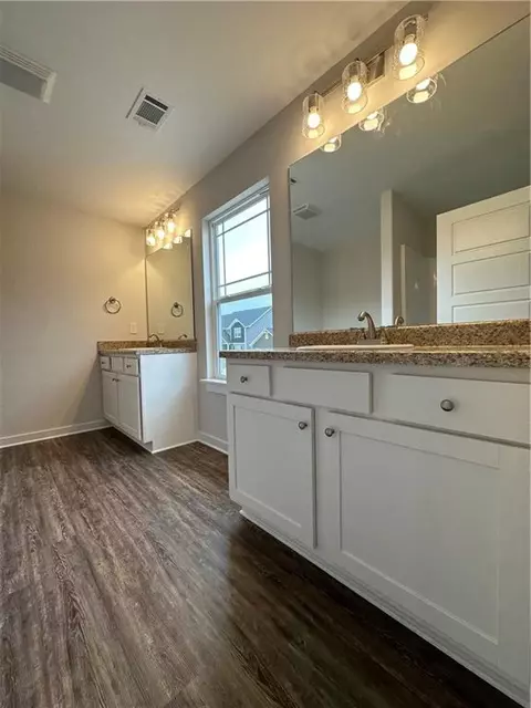 Bath - 11060 Cornerstone Way, Hampton, GA 30228 photo 3 of 6