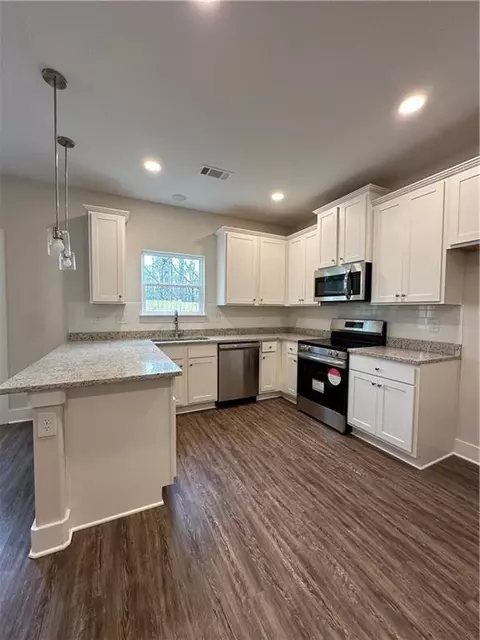 Kitchen - 11060 Cornerstone Way, Hampton, GA 30228 photo 4 of 4
