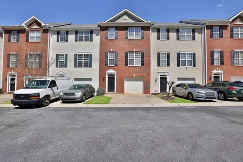 5393 Fox Creek Ln, Norcross, GA 30071