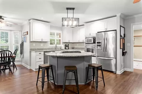 Kitchen - 4178 N Shallowford Rd, Chamblee, GA 30341 photo 4 of 6