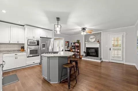 Kitchen - 4178 N Shallowford Rd, Chamblee, GA 30341 photo 3 of 6